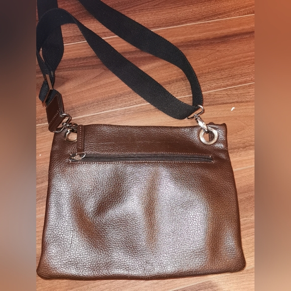 Brown purse with adjustable strap - Picture 5 of 5